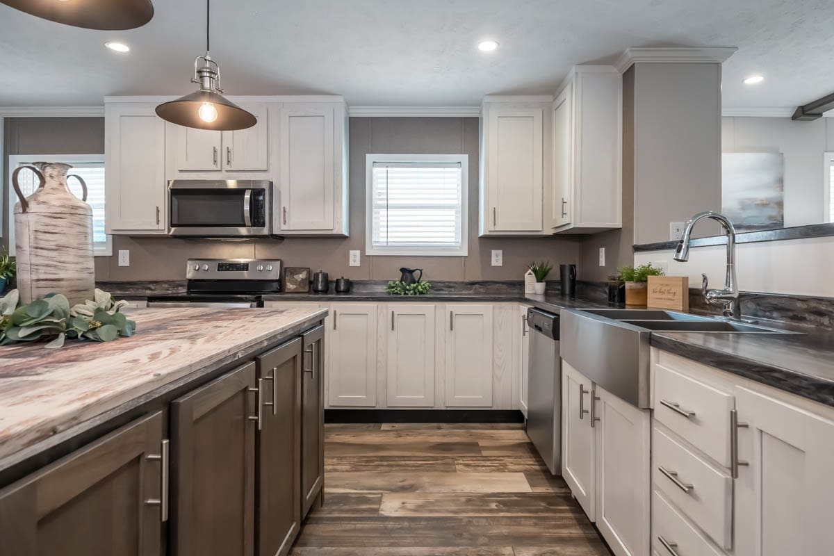 Ruby Bravo by Hamilton-Home-Builders-Mobile-Home-Pearl-MS00007