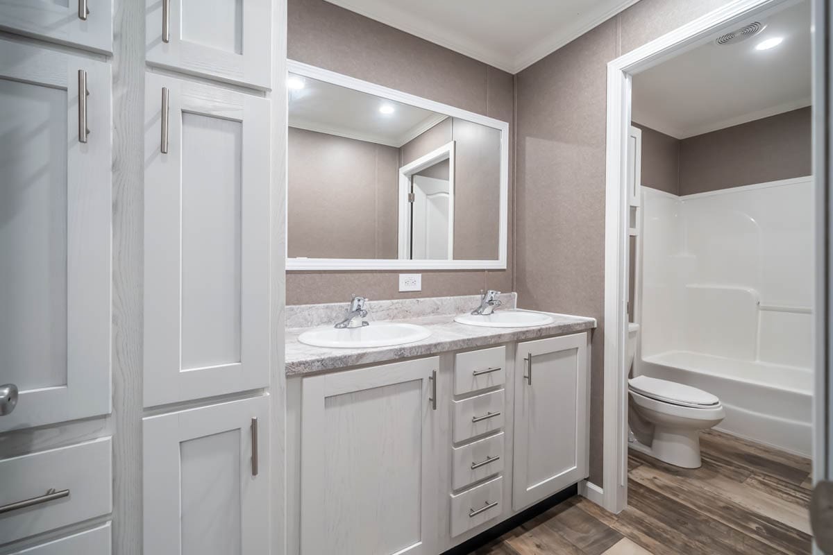Ruby Bravo by Hamilton-Home-Builders-Mobile-Home-Pearl-MS00012