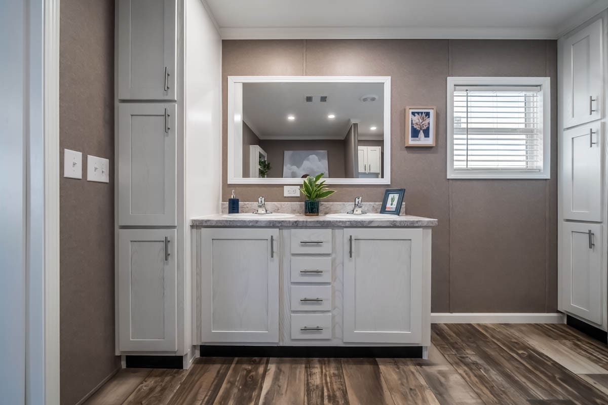 Ruby Bravo by Hamilton-Home-Builders-Mobile-Home-Pearl-MS00025